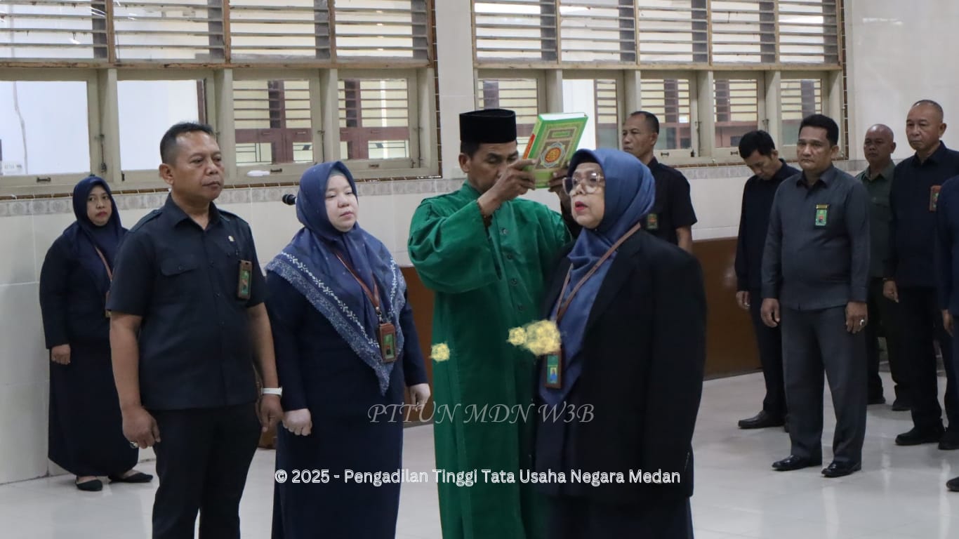 Pelantikan dan Pengambilan Sumpah Jabatan Panitera Pengganti Pengadilan Tinggi Tata Usaha Negara Medan